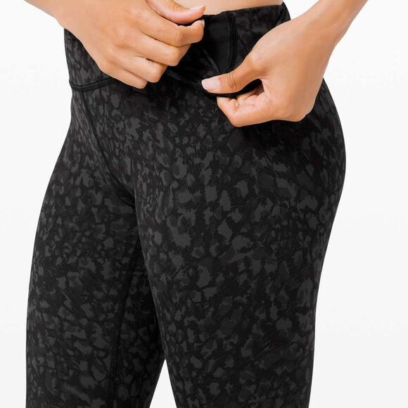 Lululemon Wunder Under High-Rise 28" Legging Wild Thing Camo Size 4 EUC W5BTES - Picture 3 of 12